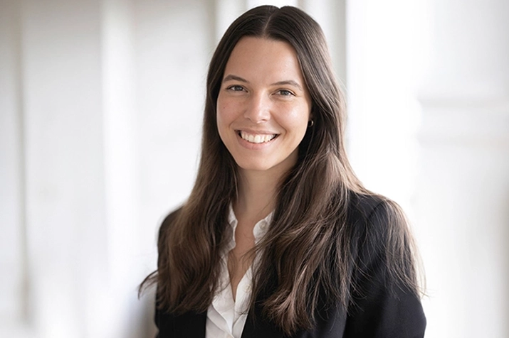 Porträt-Aufnahme von Julia Wasserfurt